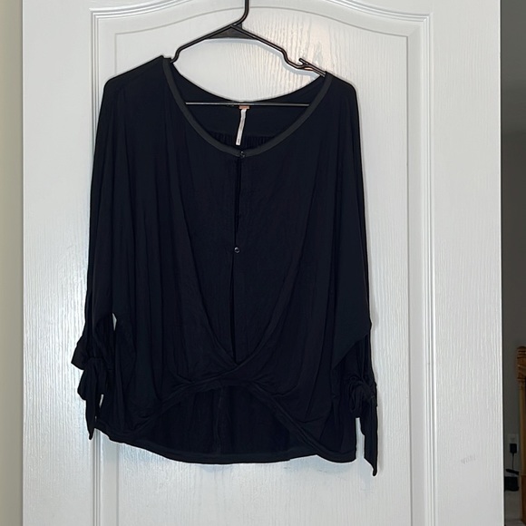 Free People Keepin On Solid Black Tie Sleeve Blouse Medium - Picture 7 of 16
